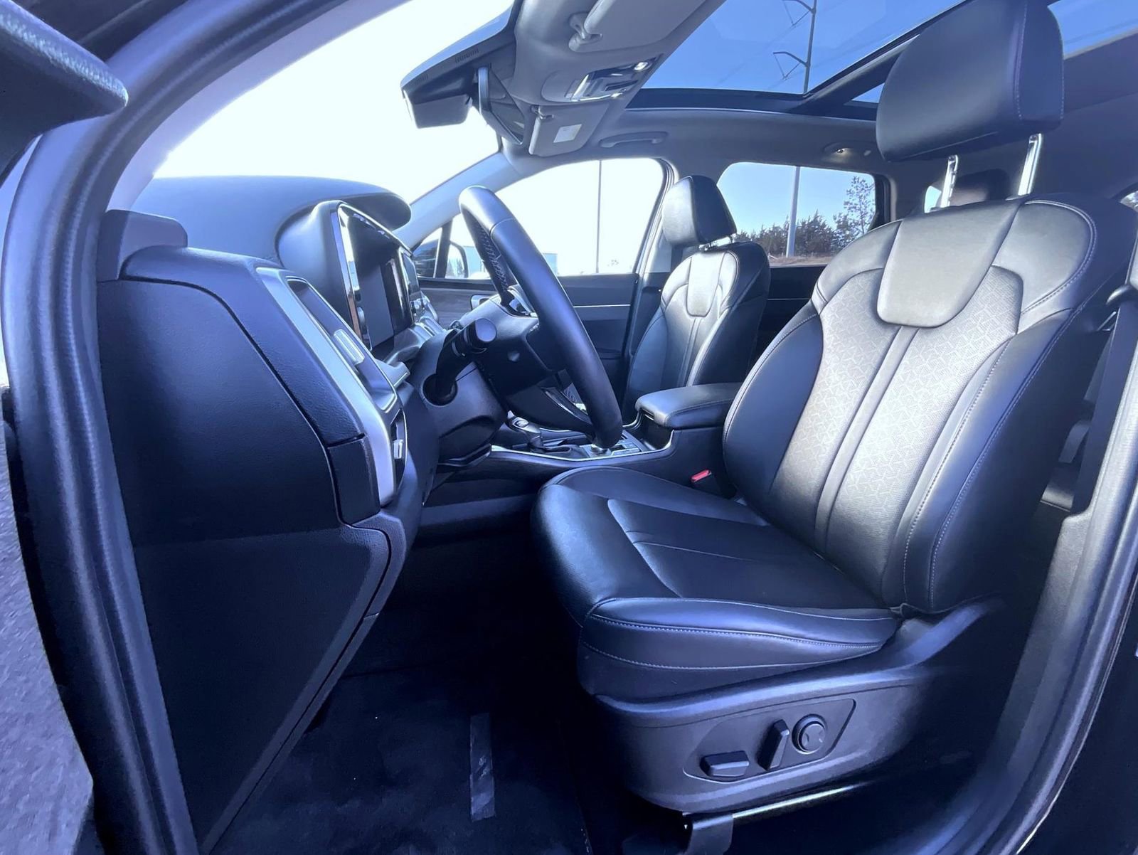 Used 2023 Kia Sorento X-Line EX image 10