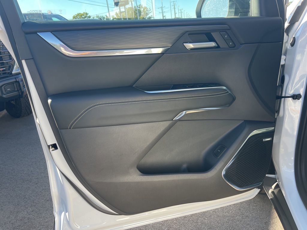 Used 2025 GMC Acadia Elevation FWD image 28