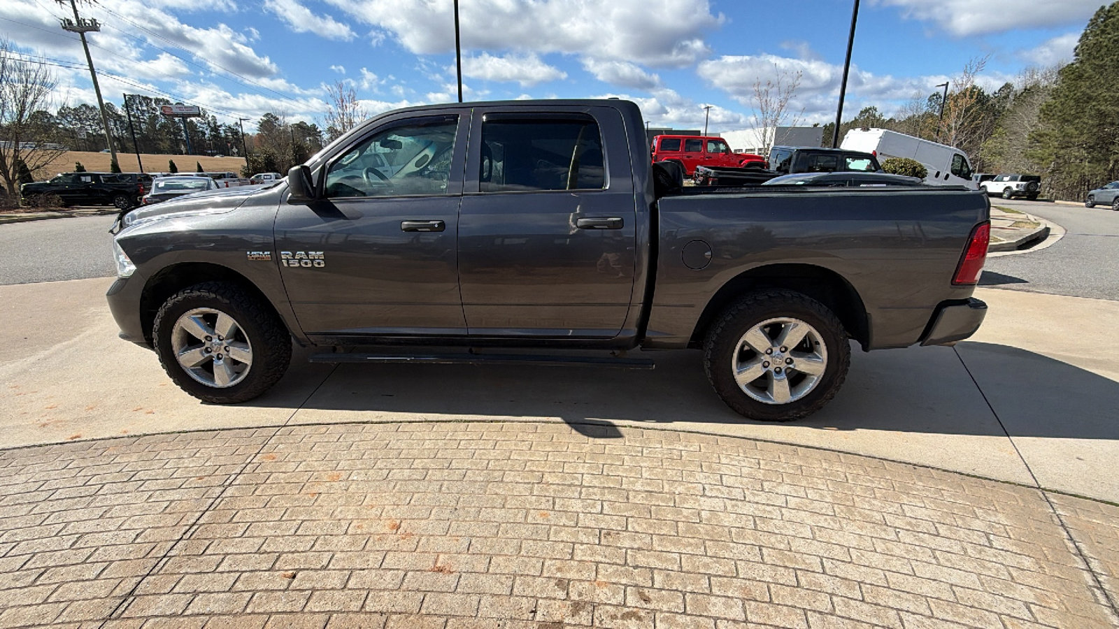 Used 2017 RAM 1500 Express w/ Express Value Package image 11