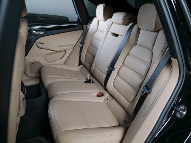 Certified 2023 Porsche Macan 2.0L I4 Turbocharged image 13