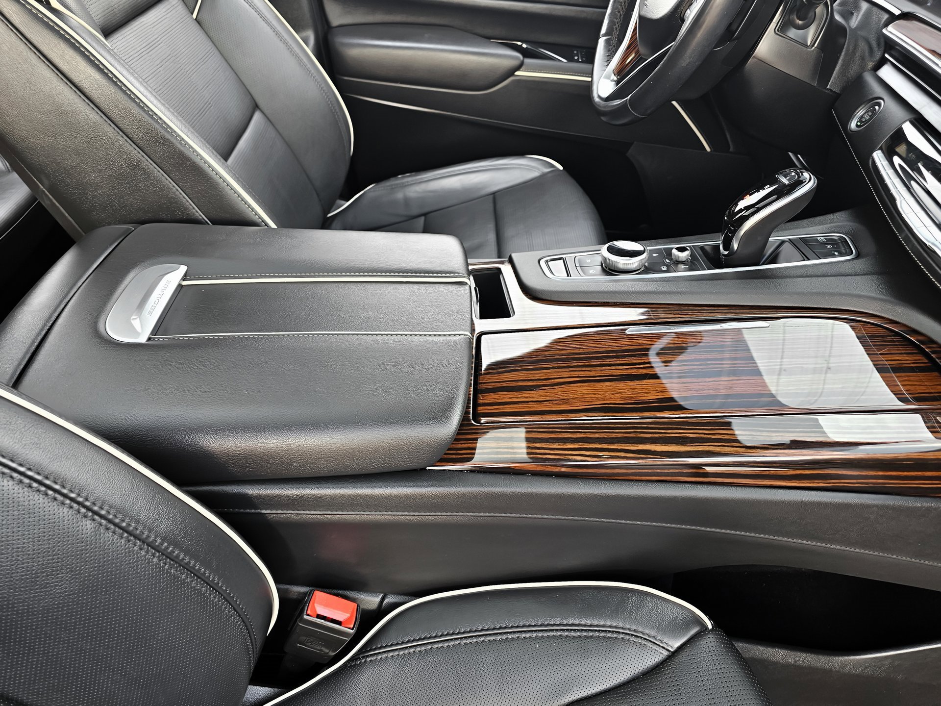 Used 2022 Cadillac Escalade ESV Premium Luxury w/ LPO, Floor Liner Package image 28