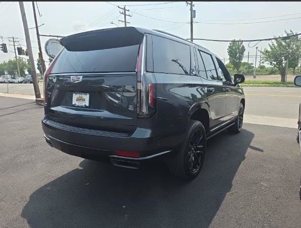 Used 2022 Cadillac Escalade Sport Platinum AWD/4WD image 2