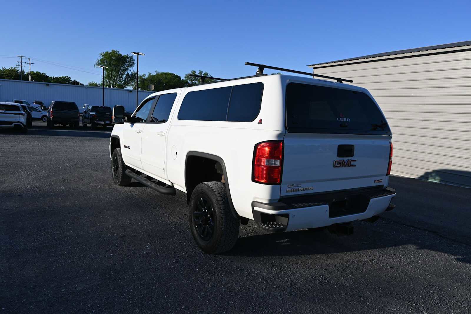 Used 2018 GMC Sierra 2500 SLT w/ All Terrain HD Package AWD/4WD image 9