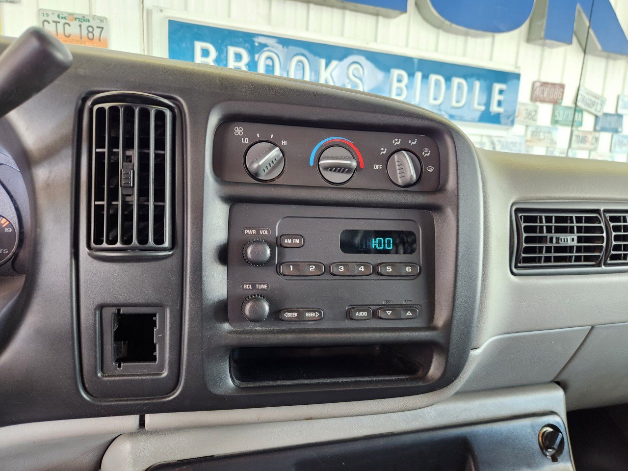 Used 2001 Chevrolet Express 3500 RWD image 6