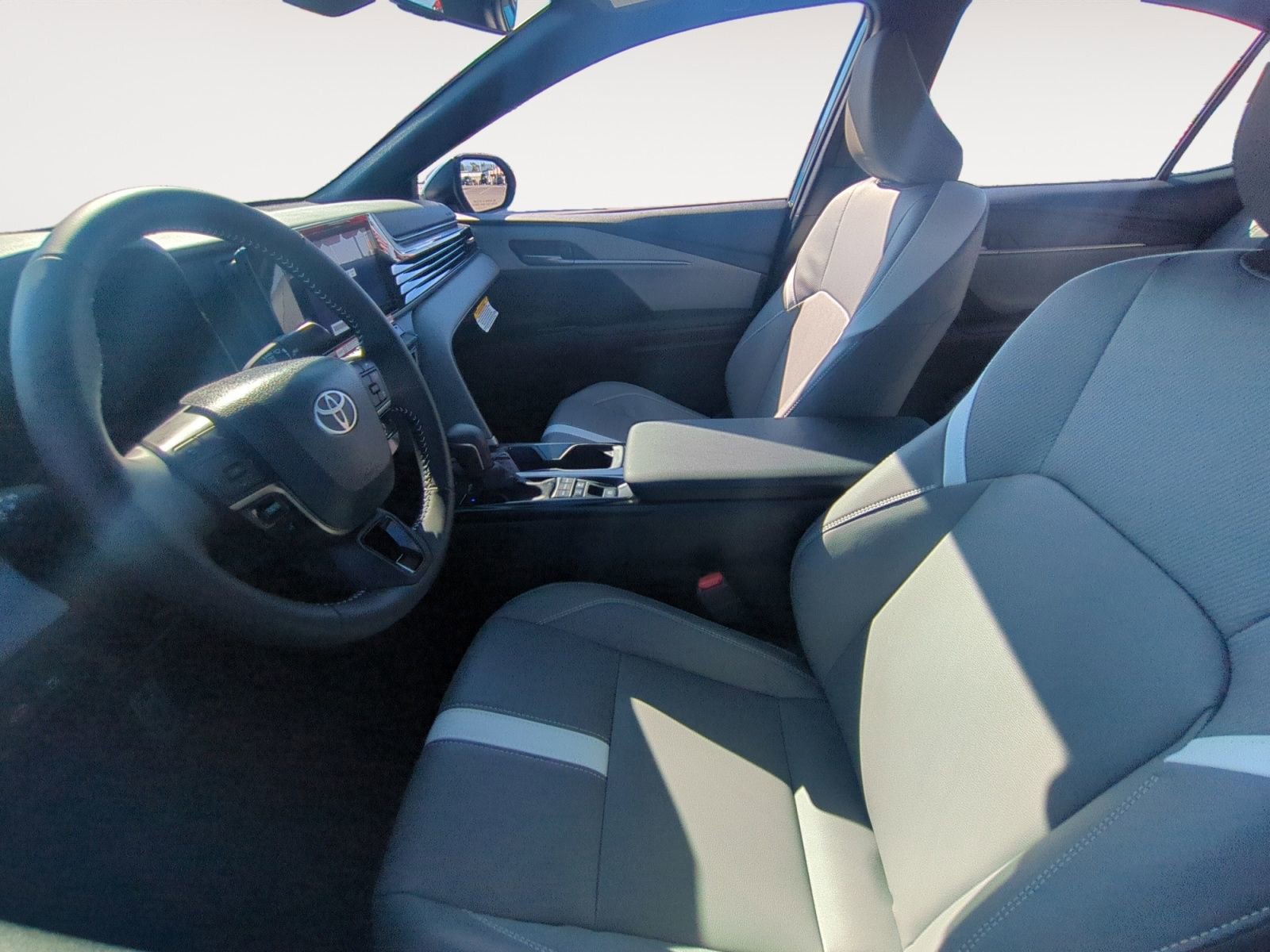 New 2026 Toyota Camry SE FWD image 9