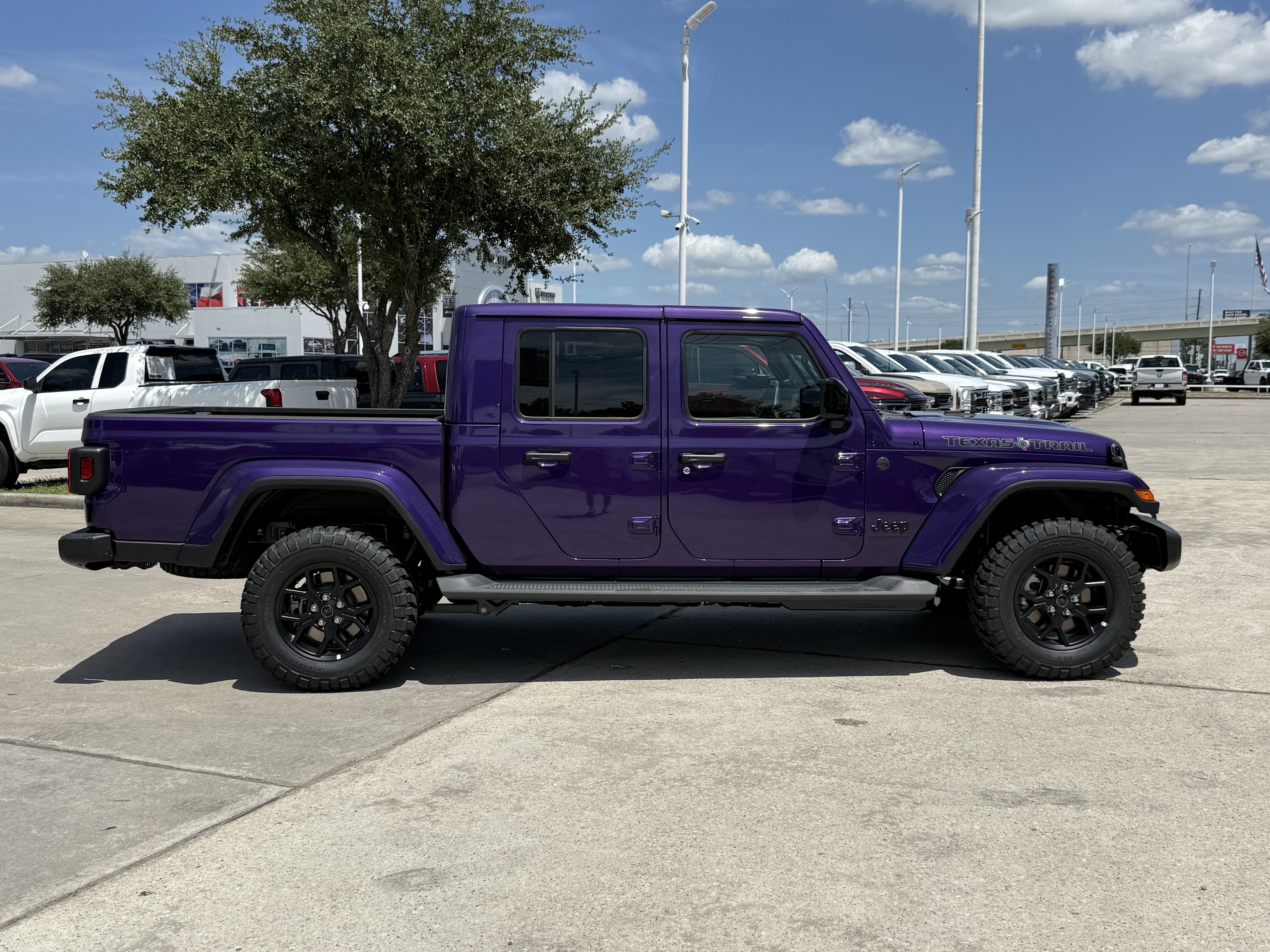 New 2026 Jeep Gladiator Sport AWD/4WD image 3