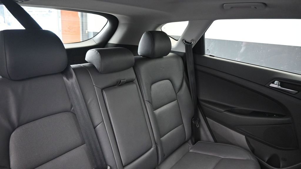 Used 2016 Hyundai Tucson Limited w/ Option Group 03 FWD image 14