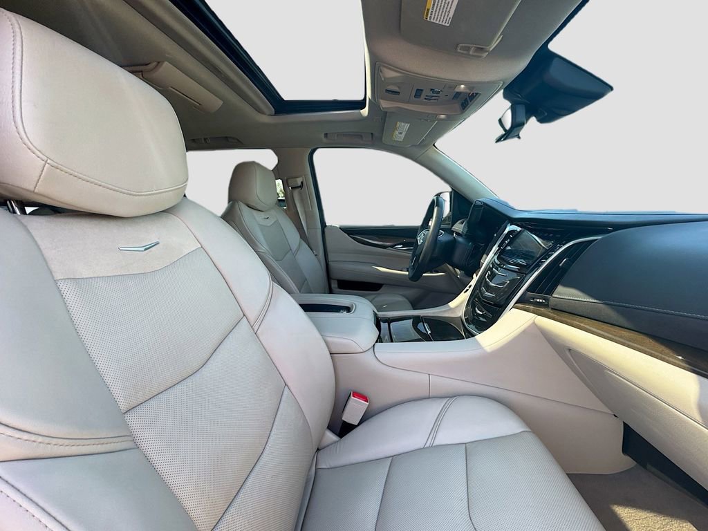 Used 2020 Cadillac Escalade ESV Premium Luxury AWD/4WD image 31