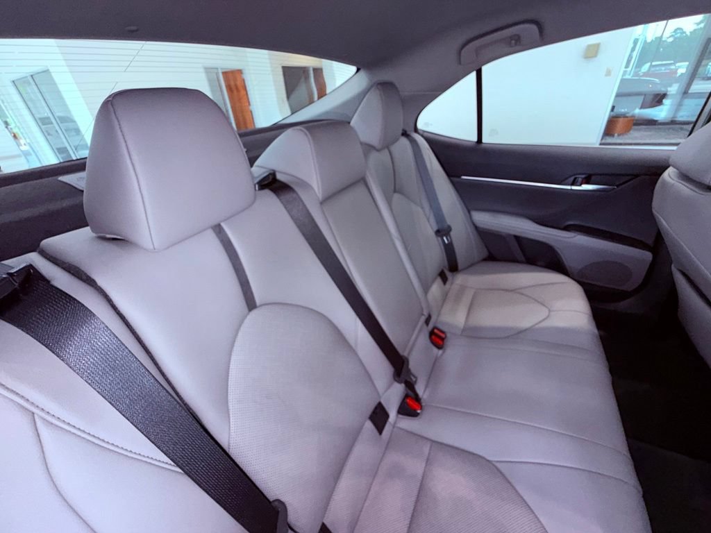 Used 2022 Toyota Camry XLE FWD image 10