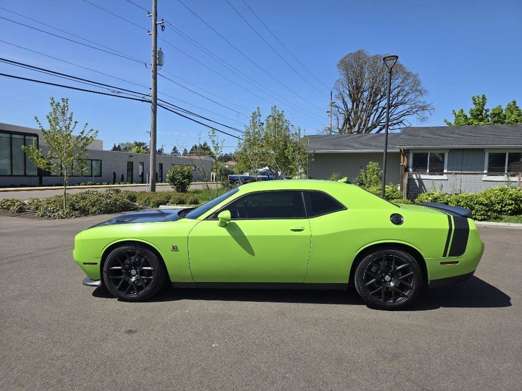 Used 2015 Dodge Challenger R/T Scat Pack w/ Leather Interior Group RWD image 8