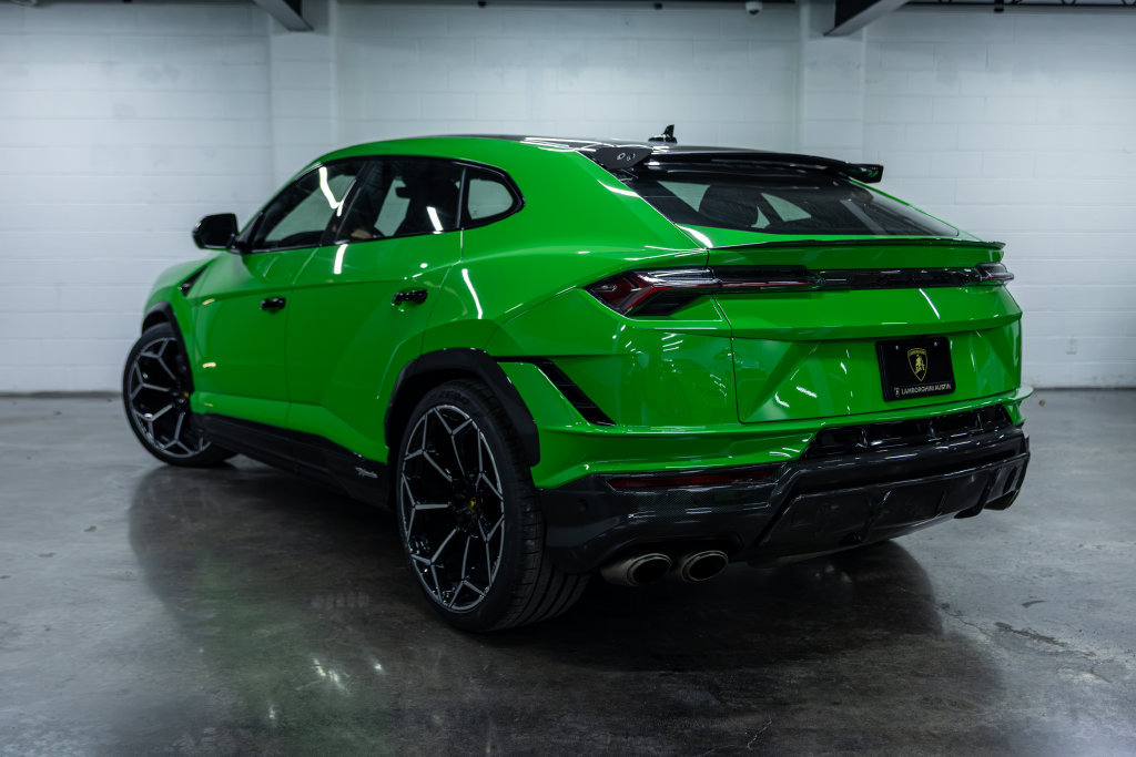 Used 2023 Lamborghini Urus Performante AWD/4WD image 5