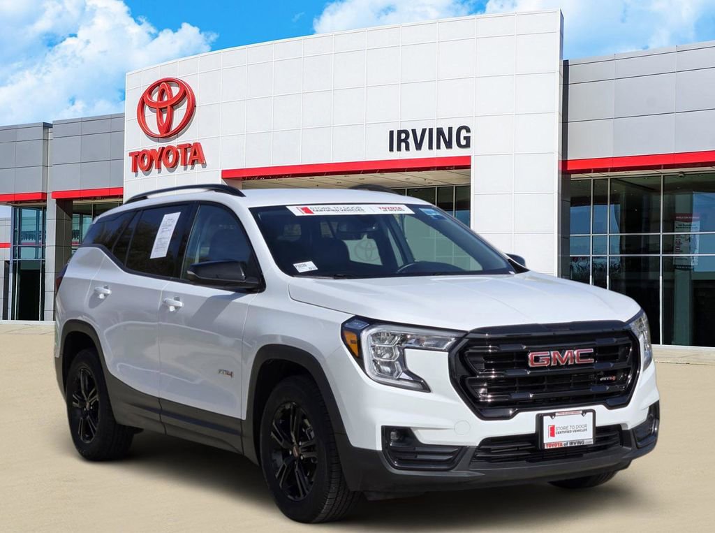 Used 2024 GMC Terrain AT4 image 2