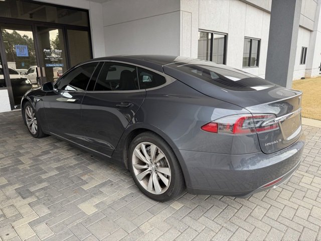 Used 2015 Tesla Model S 90D image 3
