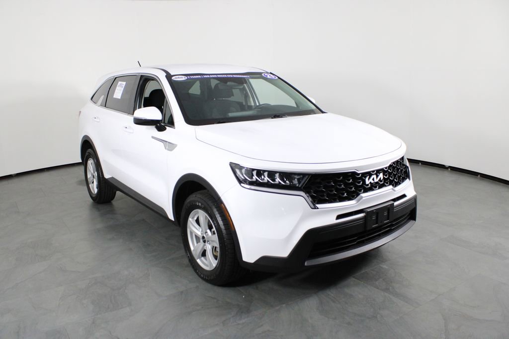Used 2023 Kia Sorento LX image 11