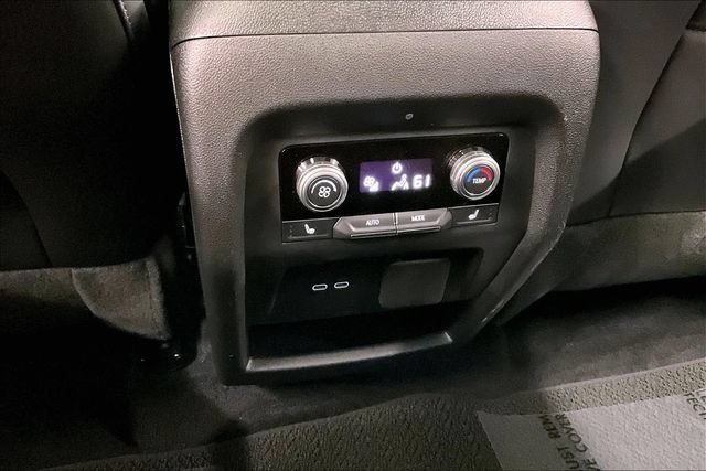 Used 2024 GMC Acadia Denali AWD/4WD image 34