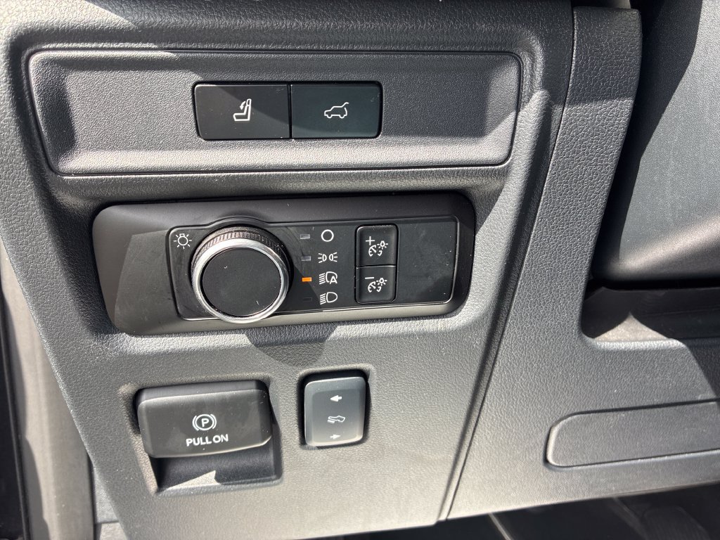 Used 2024 Ford Expedition XLT AWD/4WD image 13