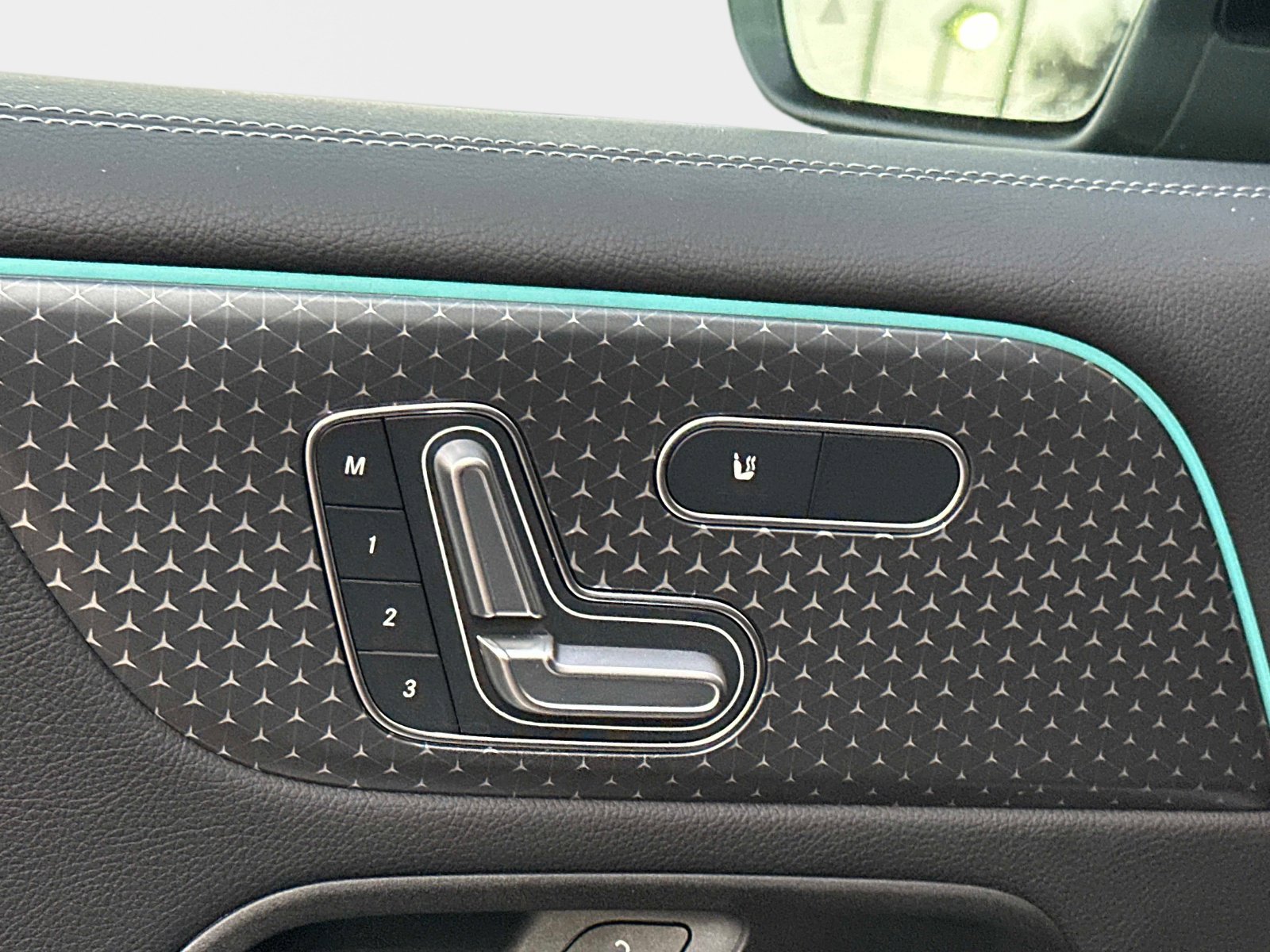 Certified 2025 Mercedes-Benz GLB 250 image 18