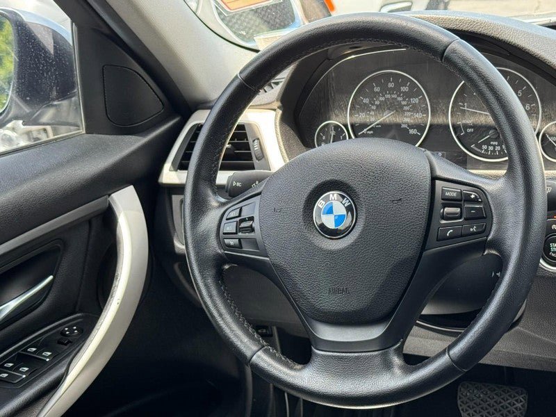 Used 2016 BMW 320i Sedan RWD image 13