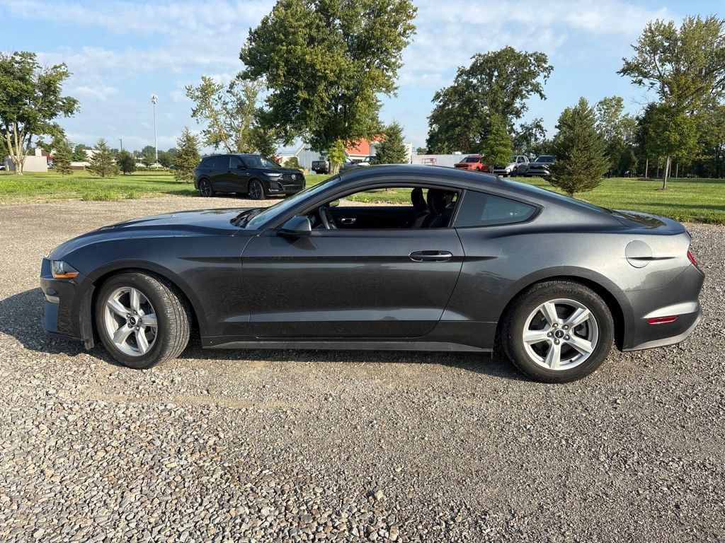Used 2018 Ford Mustang Coupe RWD image 5