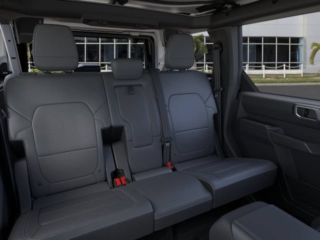 New 2026 Ford Bronco Outer Banks w/ Black Appearance Package AWD/4WD image 11