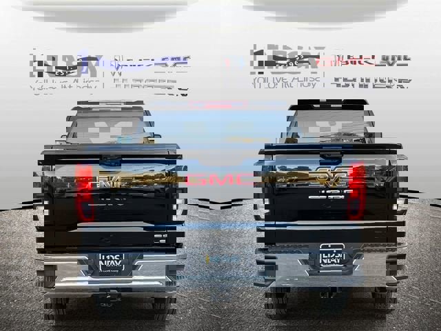 New 2026 GMC Sierra 1500 SLE image 3