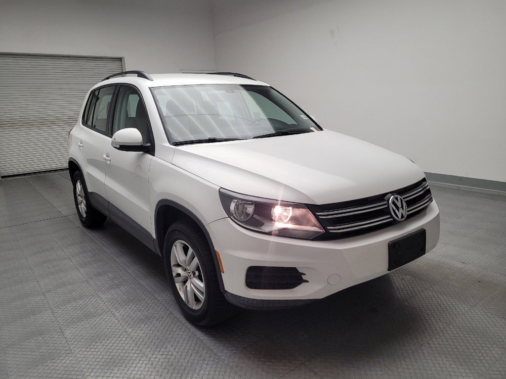 Used 2016 Volkswagen Tiguan S image 13