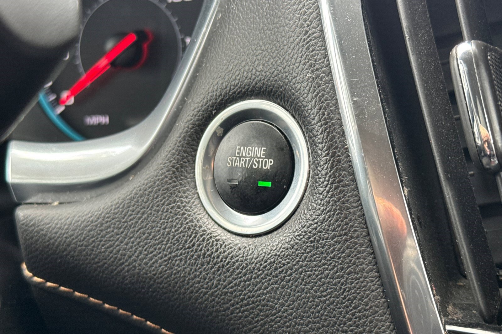 Used 2020 Chevrolet Traverse LS image 33