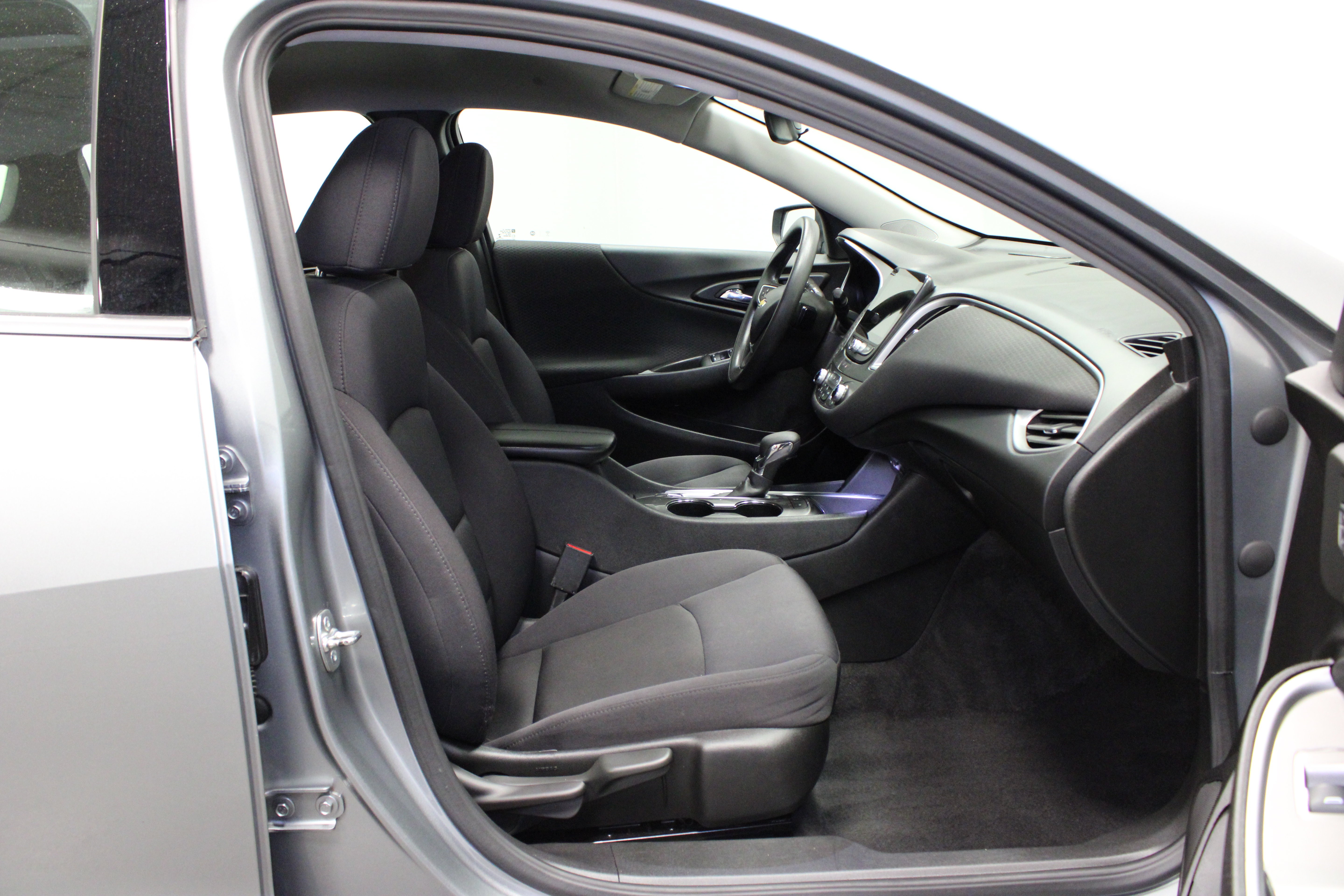 Used 2025 Chevrolet Malibu LT FWD image 14