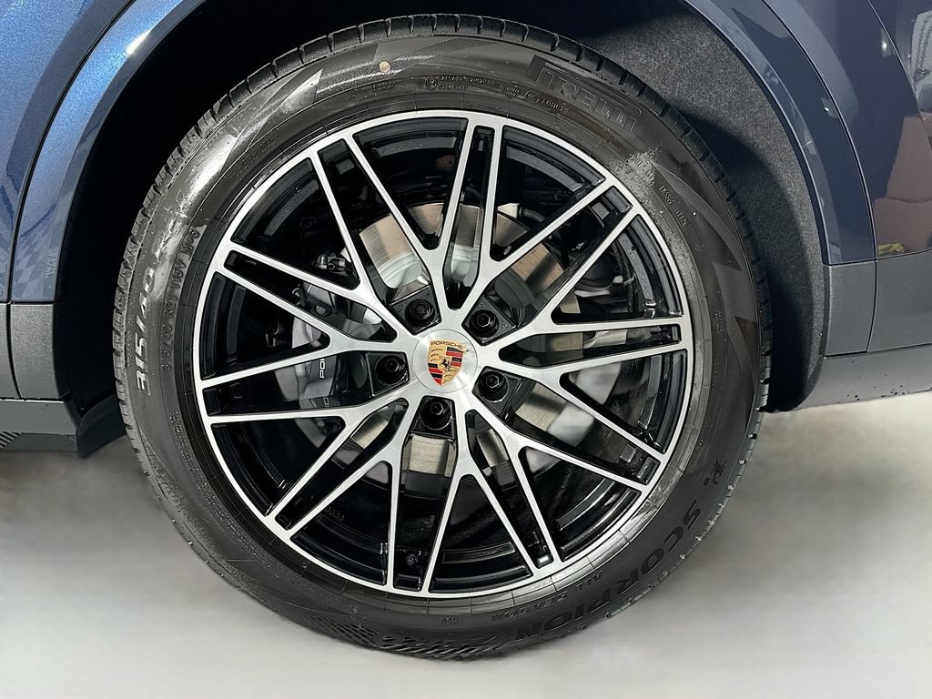 New 2026 Porsche Cayenne AWD/4WD image 33