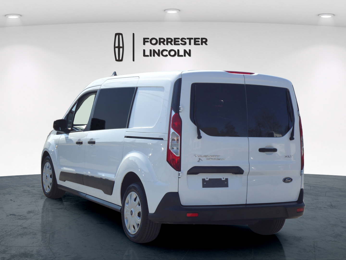 Used 2020 Ford Transit Connect XLT FWD image 5
