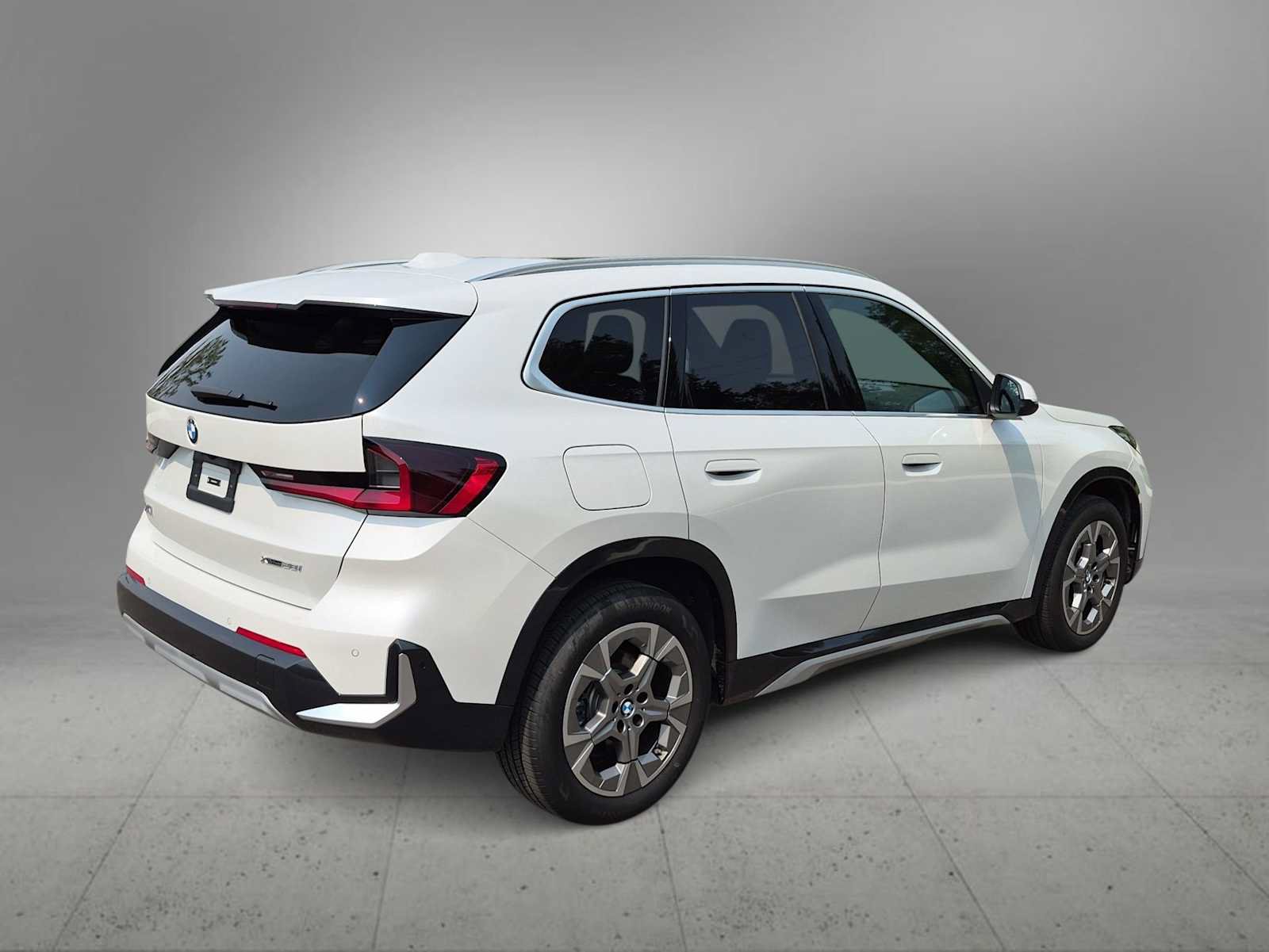 New 2026 BMW X1 xDrive28i AWD/4WD image 8