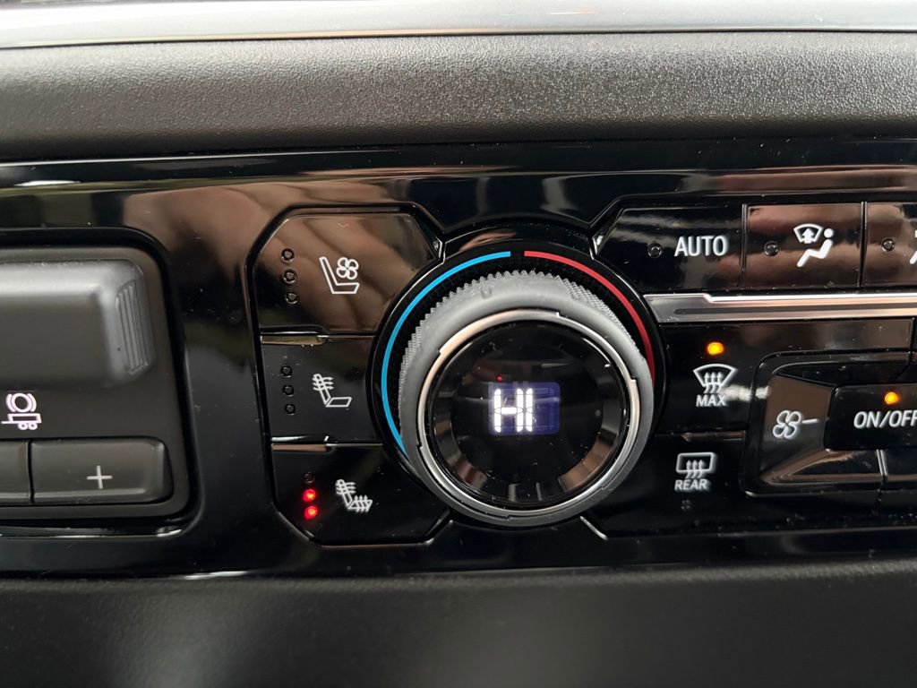 Used 2026 Chevrolet Silverado 1500 High Country w/ Technology Package image 21