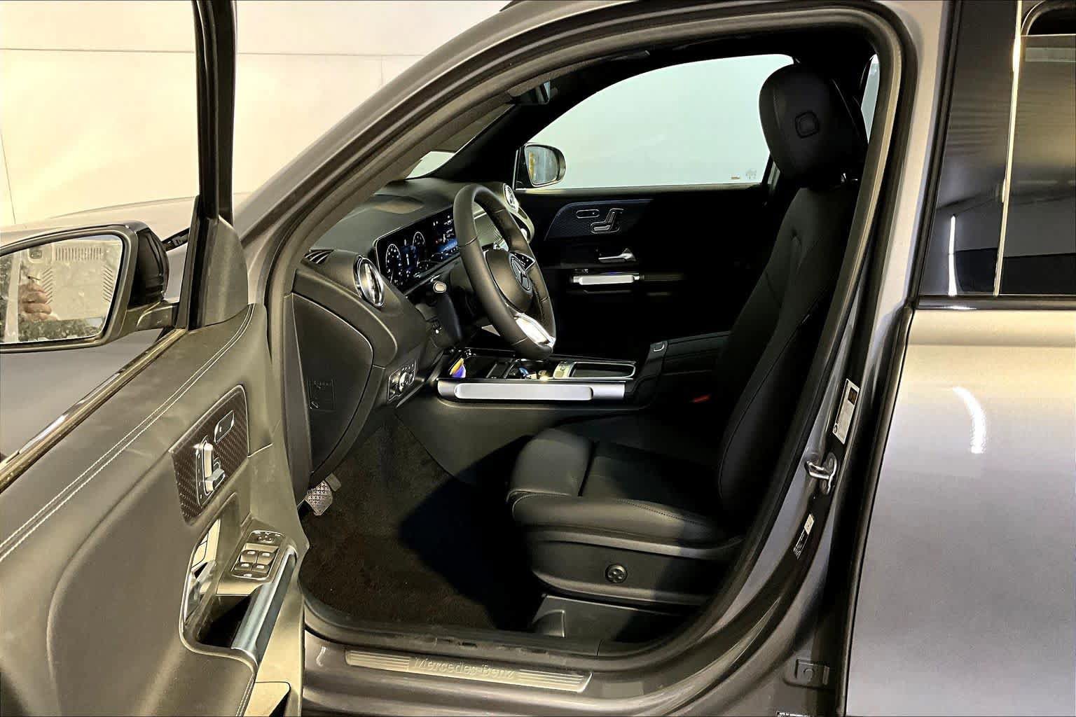 New 2026 Mercedes-Benz GLB 250 4MATIC image 13
