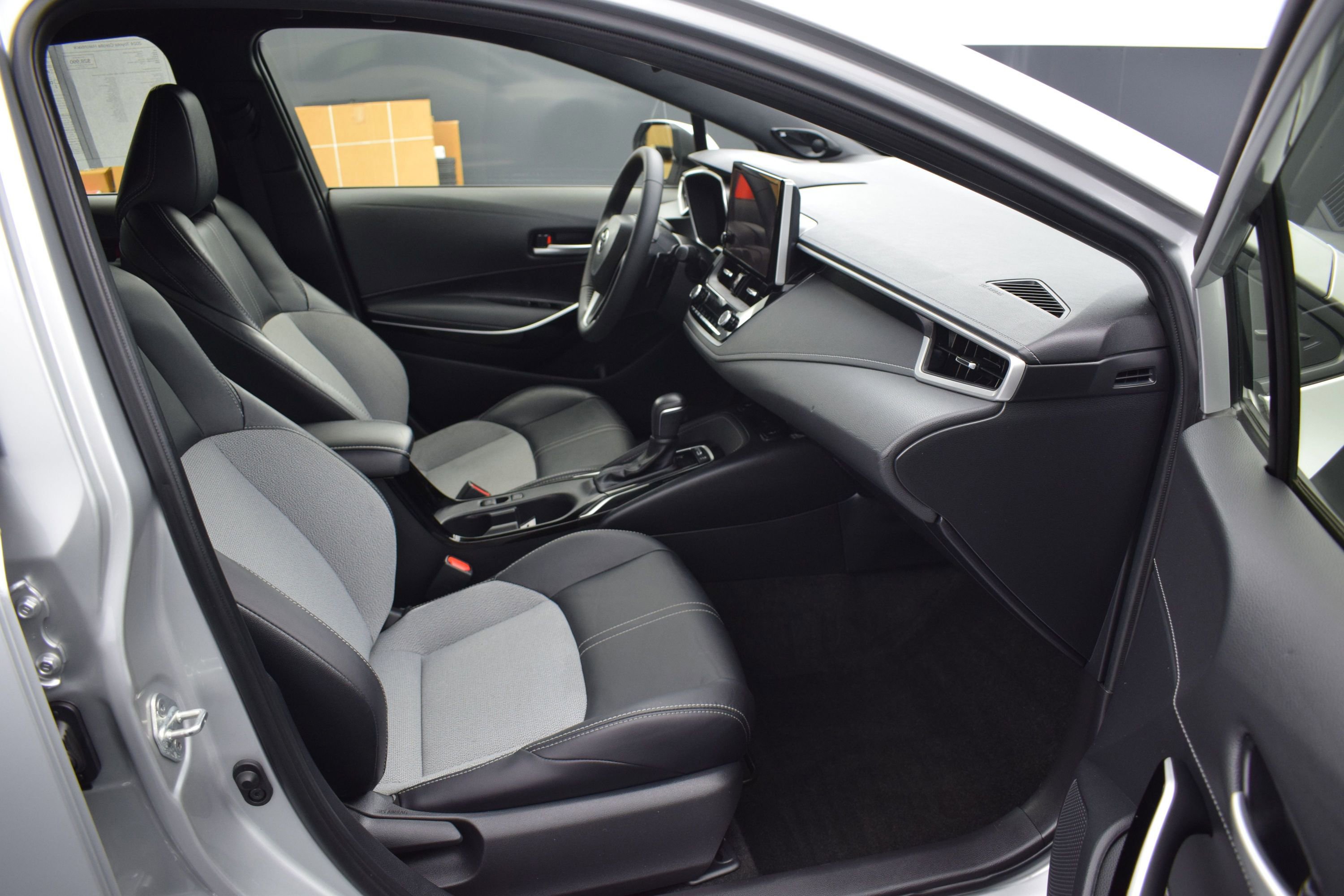Used 2024 Toyota Corolla XSE FWD image 10