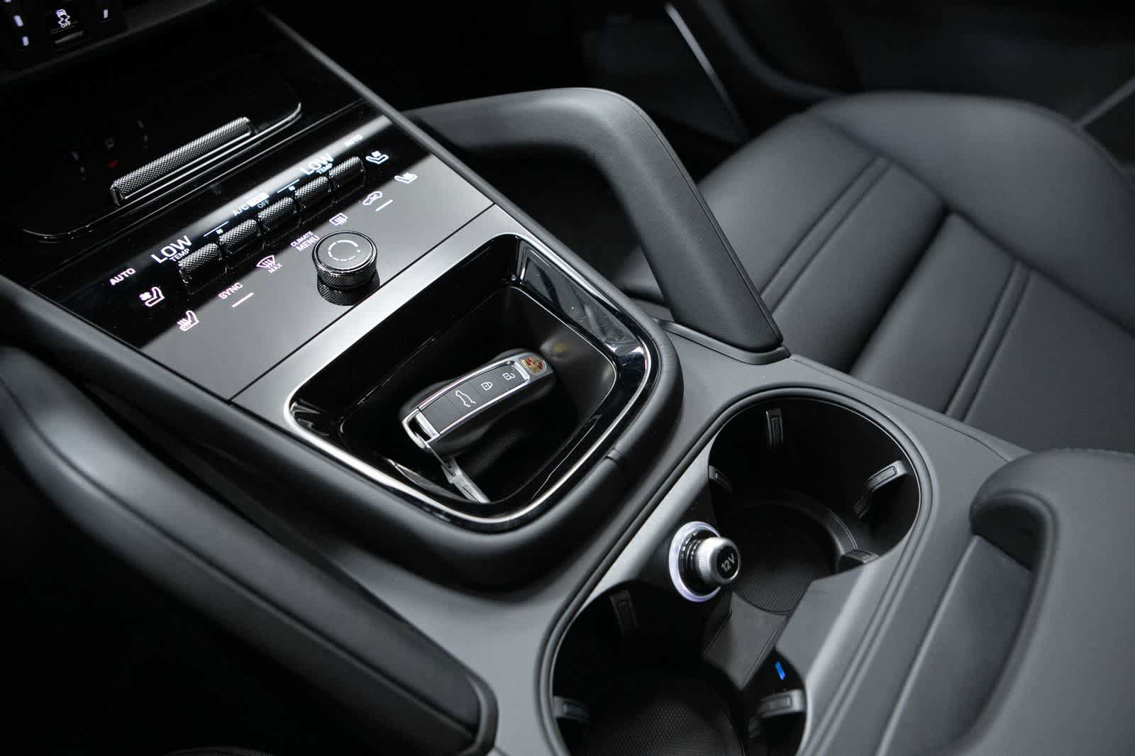 New 2026 Porsche Cayenne Turbo GT AWD/4WD image 30
