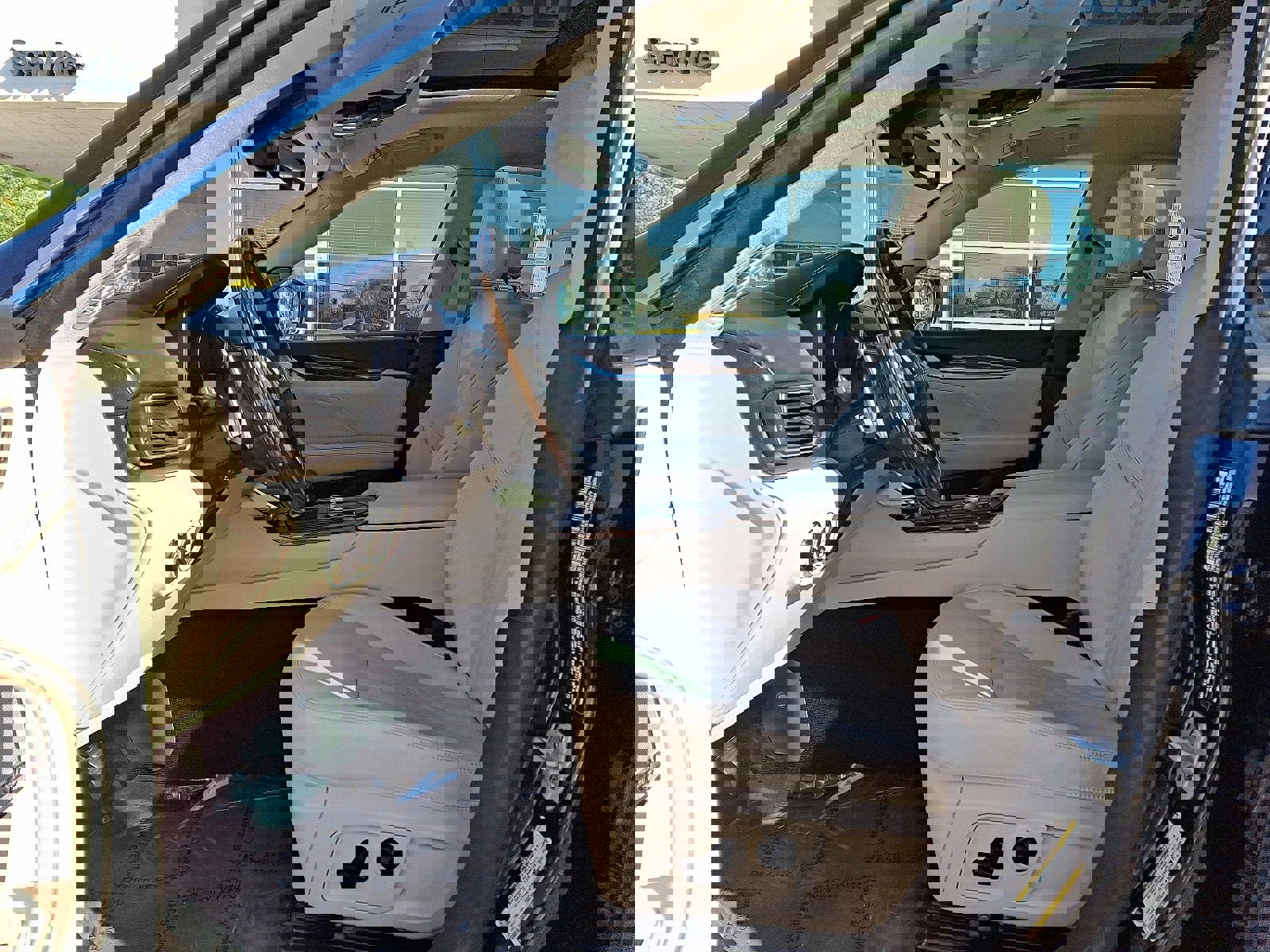 Used 2020 Maserati Levante S GranLusso image 13