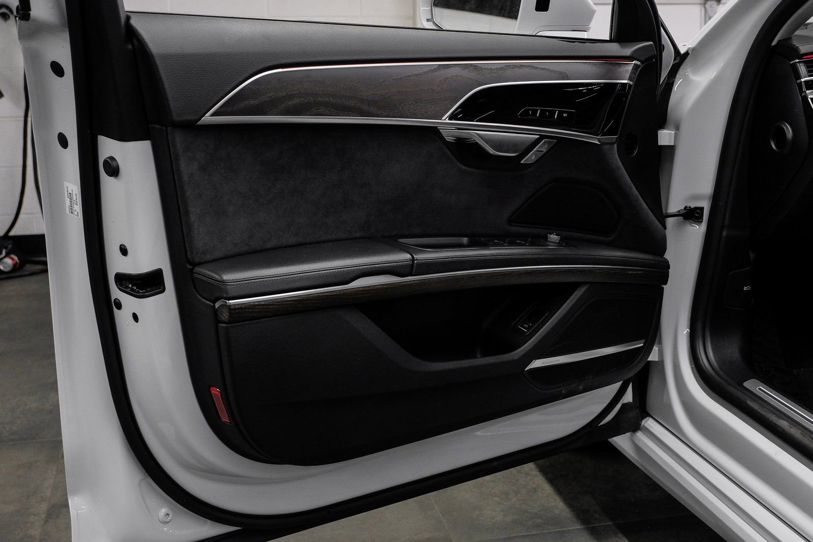 Used 2022 Audi A8 L 3.0T w/ Luxury Package image 53