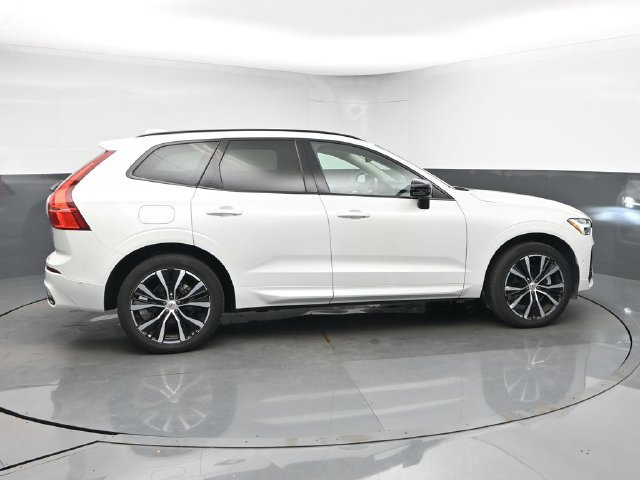 Used 2024 Volvo XC60 B5 Plus w/ Protection Package Premier AWD/4WD image 9