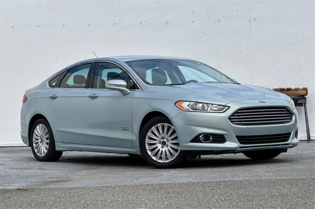 Used 2013 Ford Fusion Energi SE image 2