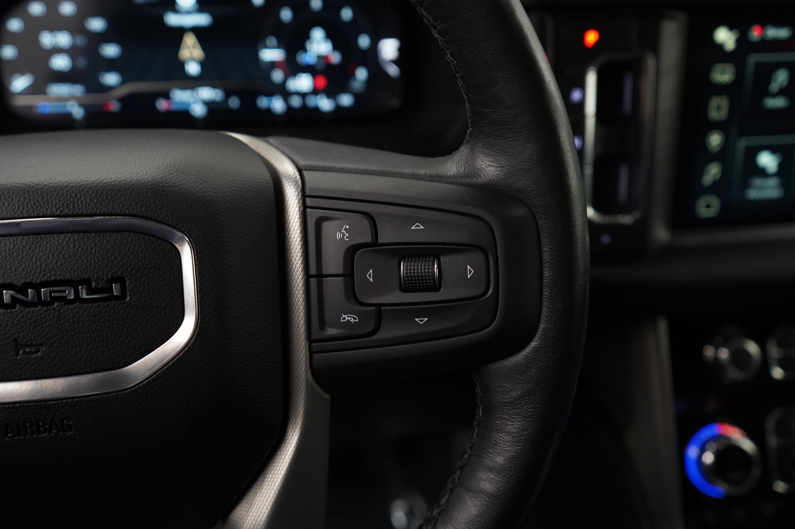 Used 2022 GMC Yukon XL Denali image 20