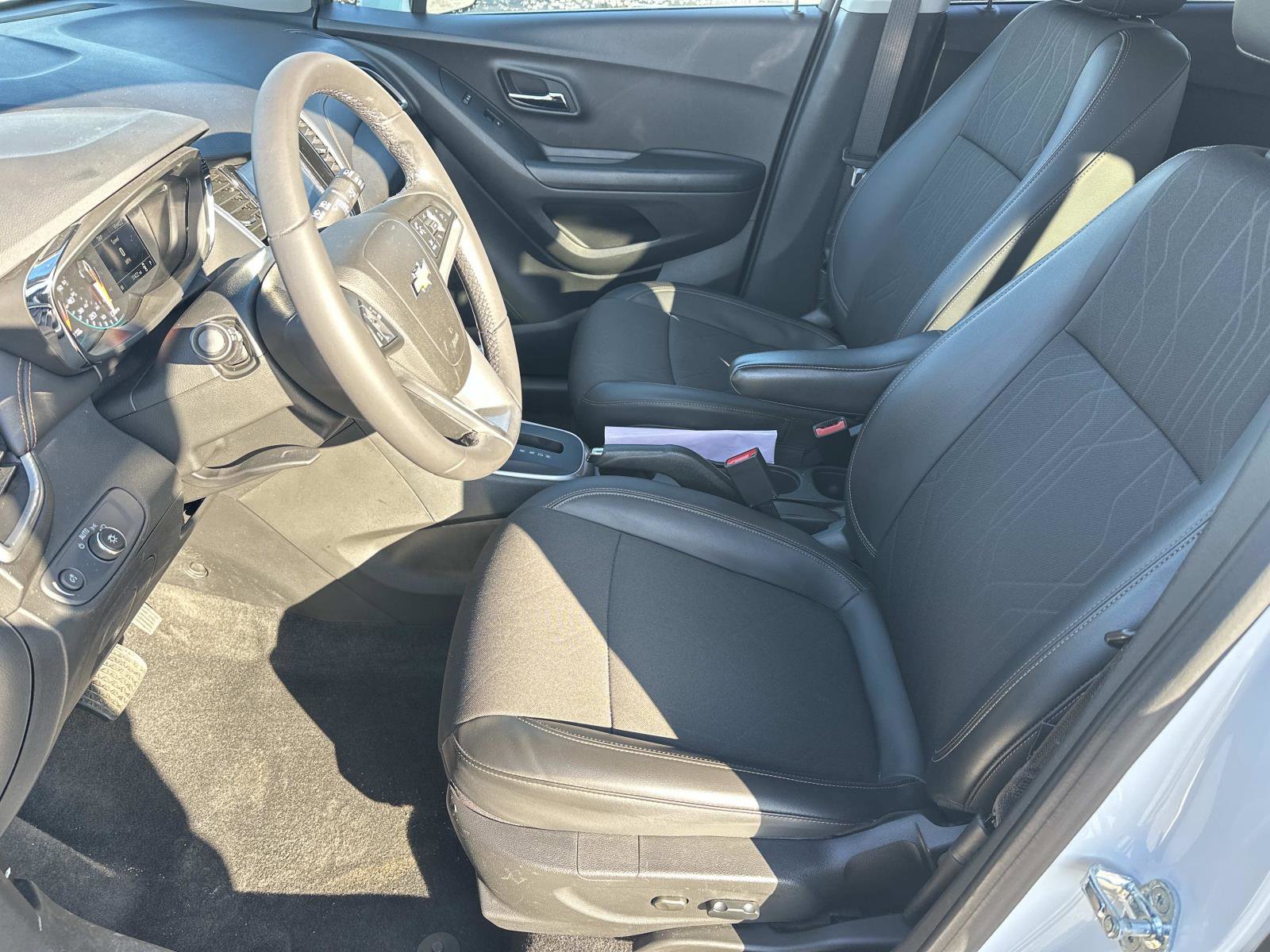 Certified 2022 Chevrolet Trax LT w/ LT Convenience Package image 18