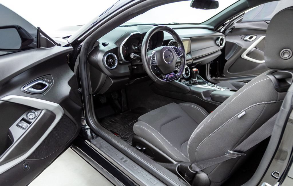 Used 2021 Chevrolet Camaro SS image 30