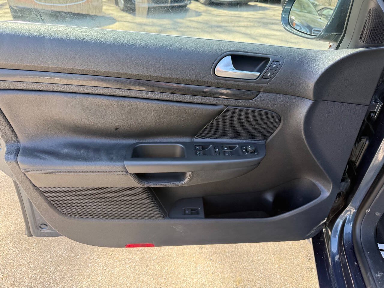 Used 2010 Volkswagen Jetta SE FWD image 13