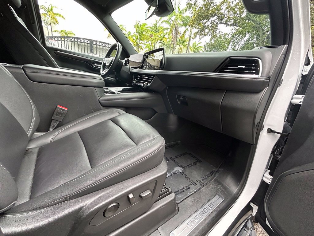 Used 2025 Chevrolet Tahoe LT RWD image 36