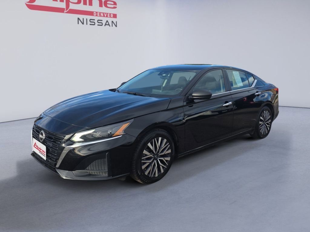 Used 2024 Nissan Altima 2.5 SV FWD image 1