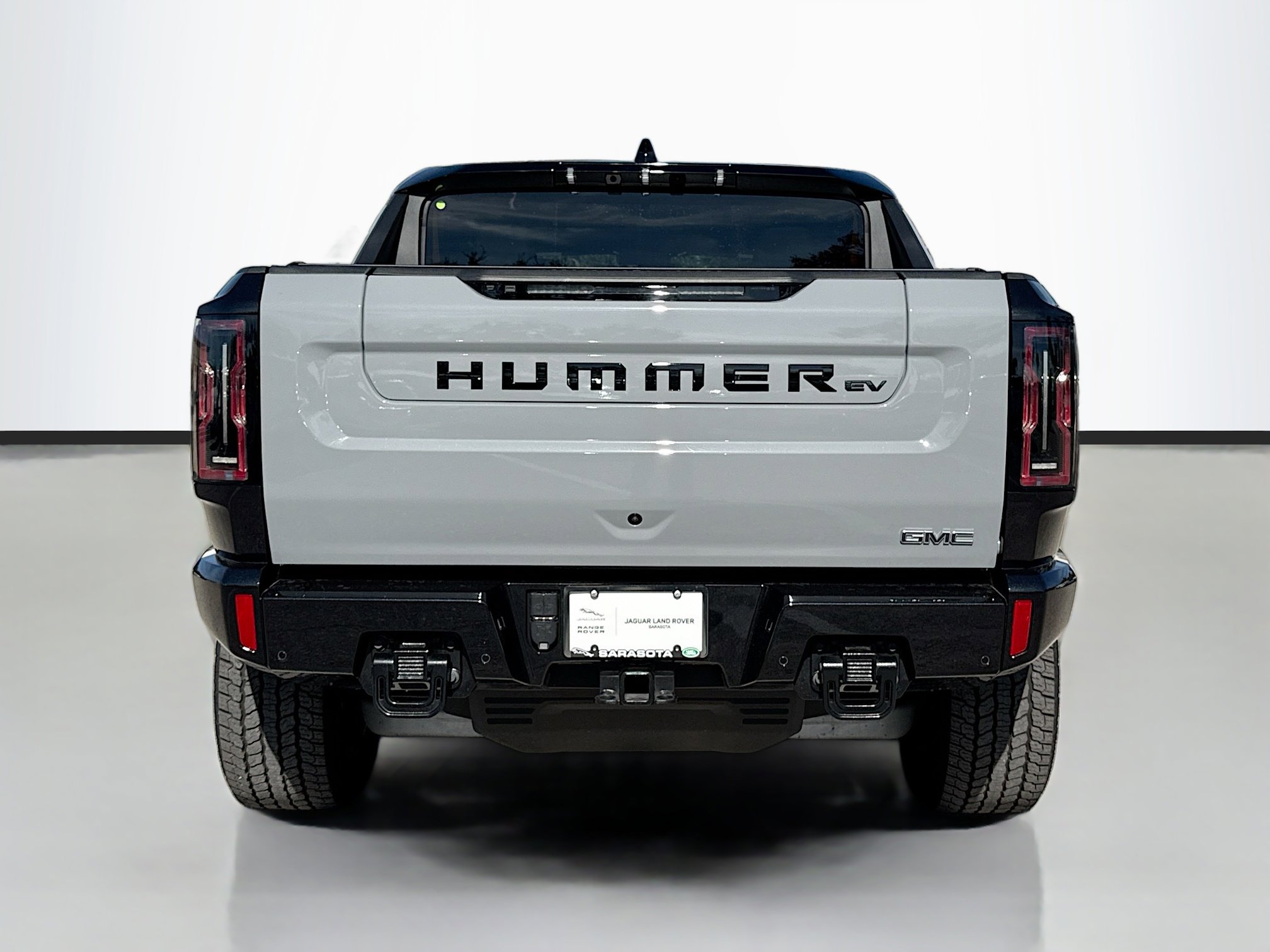 Used 2025 GMC Hummer EV 2X w/ LPO, Dark Essentials Package image 4