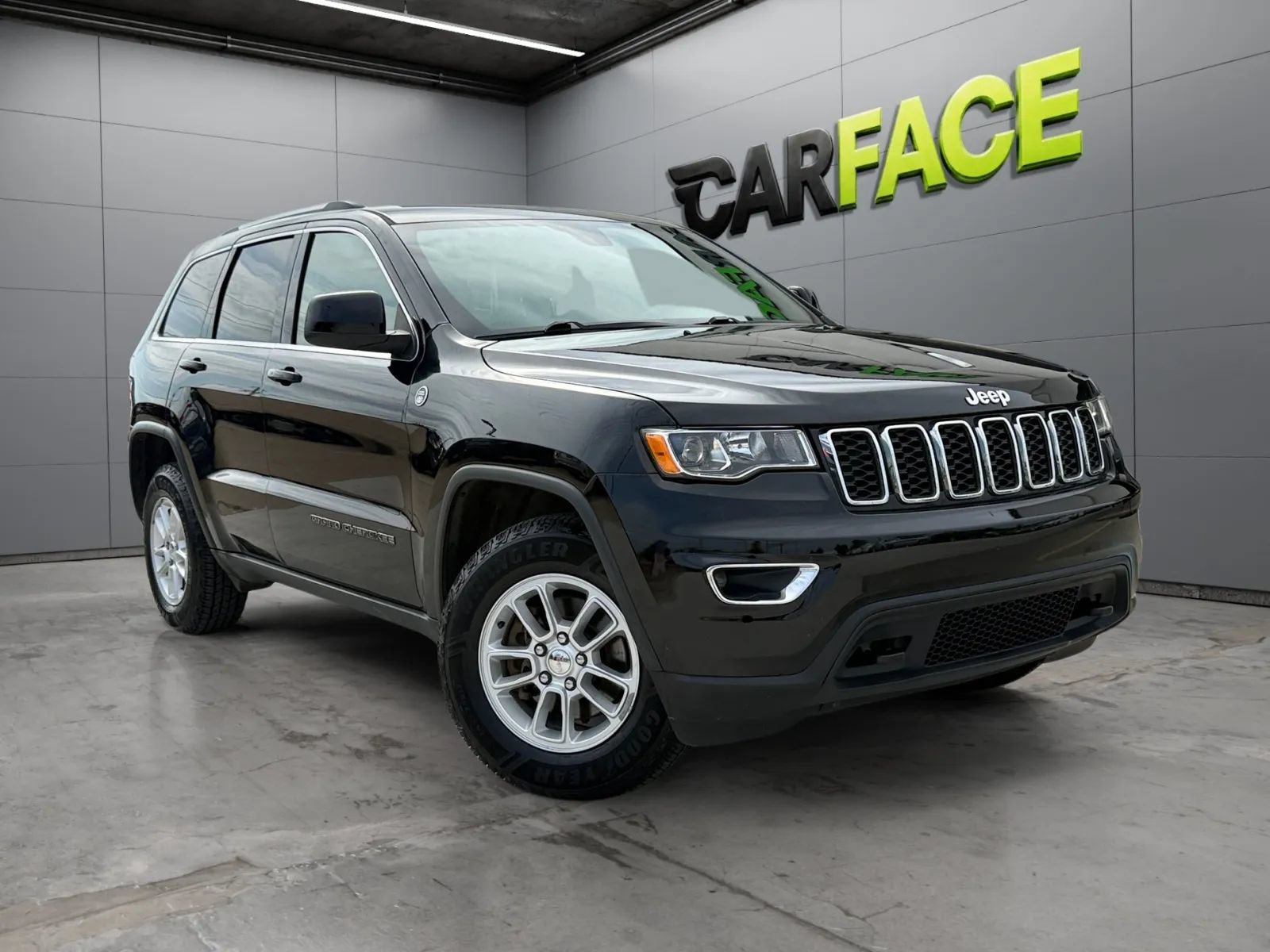 Used 2019 Jeep Grand Cherokee Laredo AWD/4WD image 1