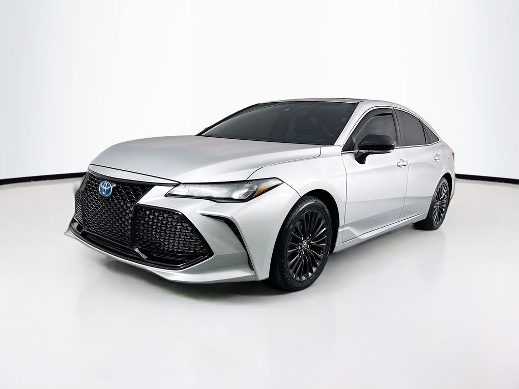 Used 2021 Toyota Avalon XSE image 3
