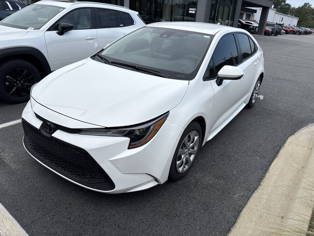Used 2022 Toyota Corolla LE FWD image 4