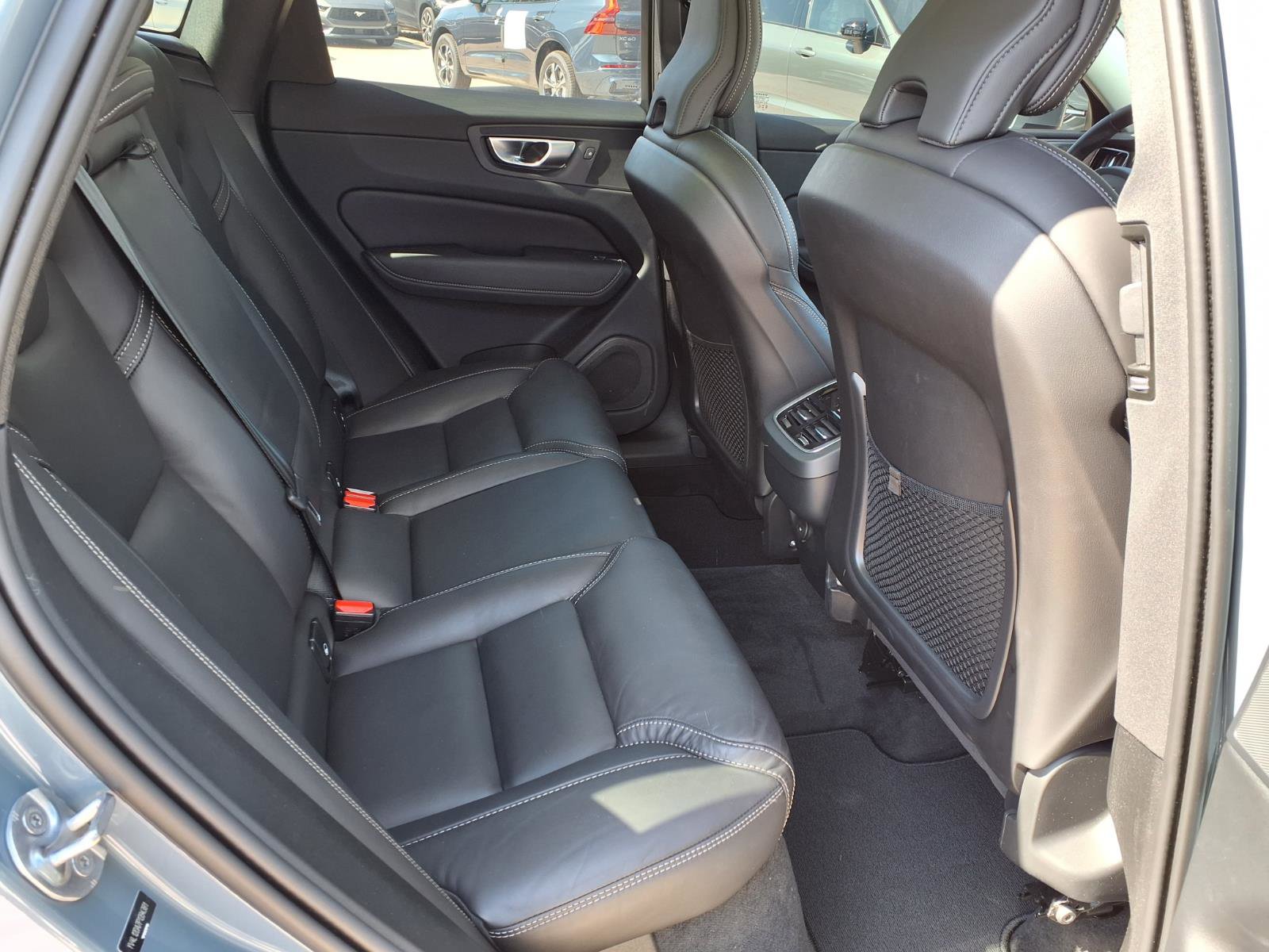 Certified 2023 Volvo XC60 B5 Ultimate w/ Climate Package FWD image 15